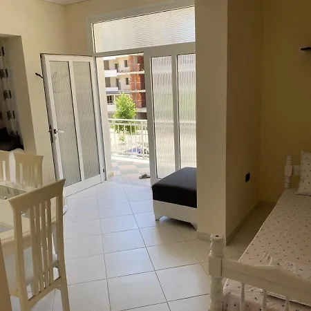 Apartament White Wlora