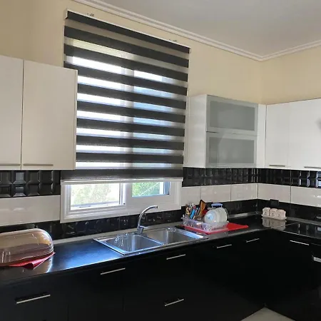 Apartament White *